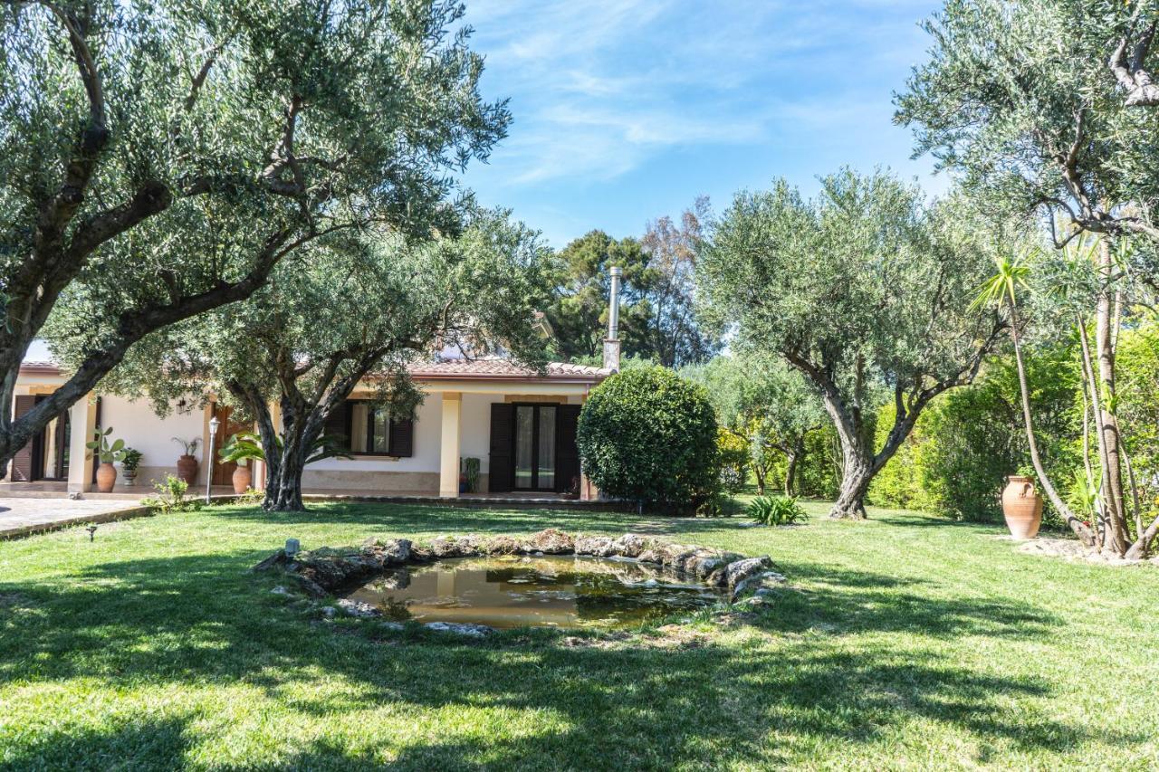 Relais Ruggiero Bed & Breakfast Le Castella  Exterior photo