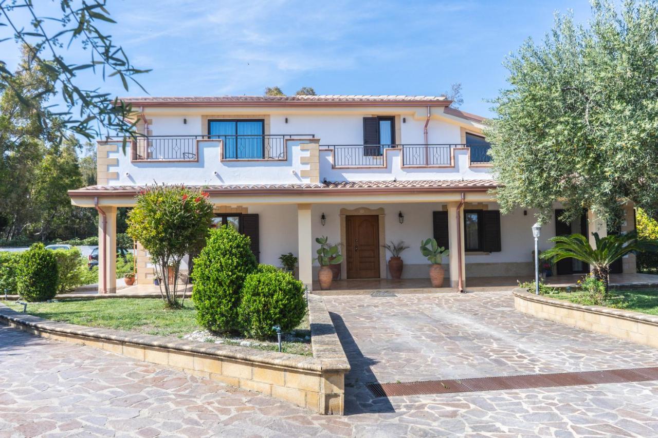 Relais Ruggiero Bed & Breakfast Le Castella  Exterior photo